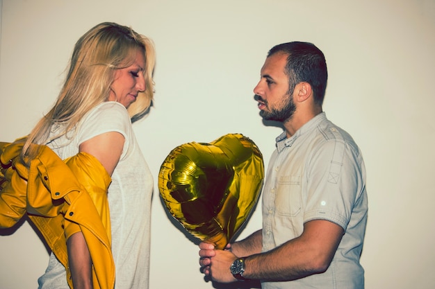 Déclaration d&#39;amour avec un ballon