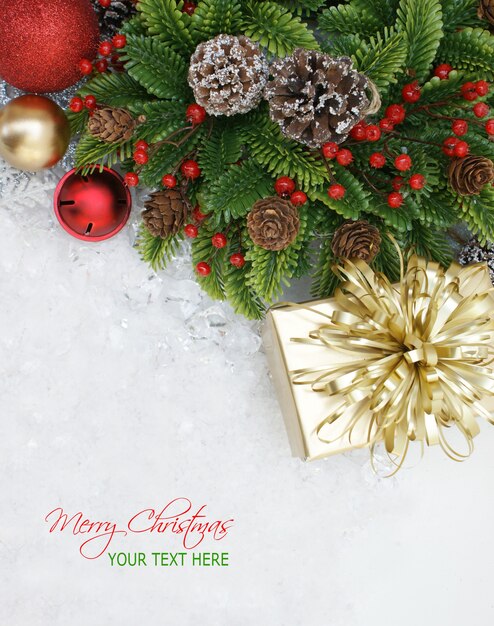 Décoratif fond de Noël avec des décorations et des cadeaux
