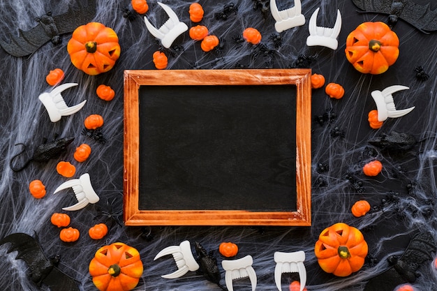 Photo gratuite décoration d'ardoise halloween décoratif