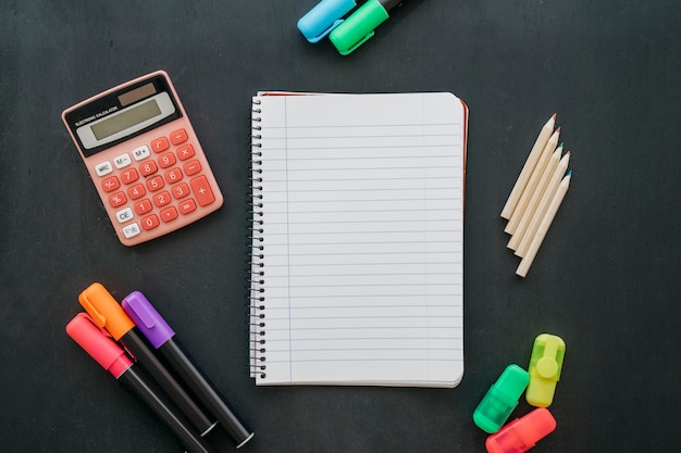 Décoration de retour à l&#39;école avec cahier