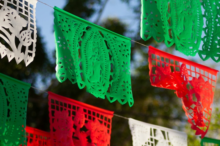 Photo gratuit décorations de fête en papel picado