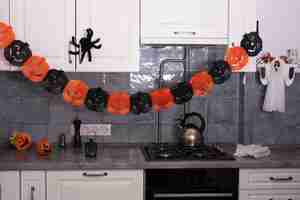 Photo gratuite décorations d'halloween dans la cuisine