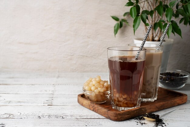 Délicieuse boisson au thé à bulles avec du lait