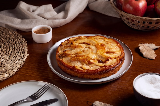 Photo gratuite délicieuse composition de tarte aux pommes