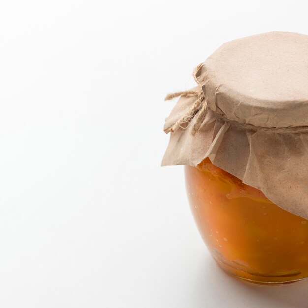 Délicieuse confiture en pot couvert