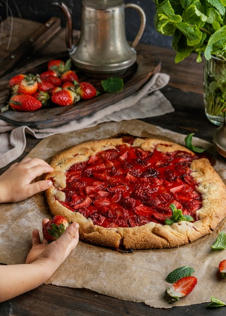 Photo gratuite délicieuse tarte aux fraises