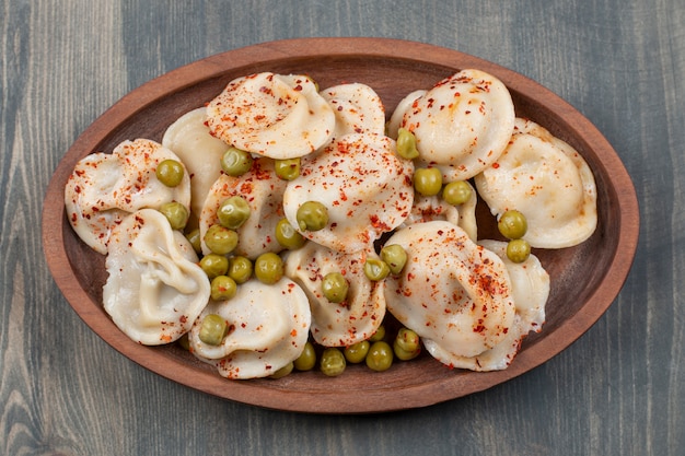 Délicieuses Boulettes Aux Petits Pois Et Au Poivron Rouge