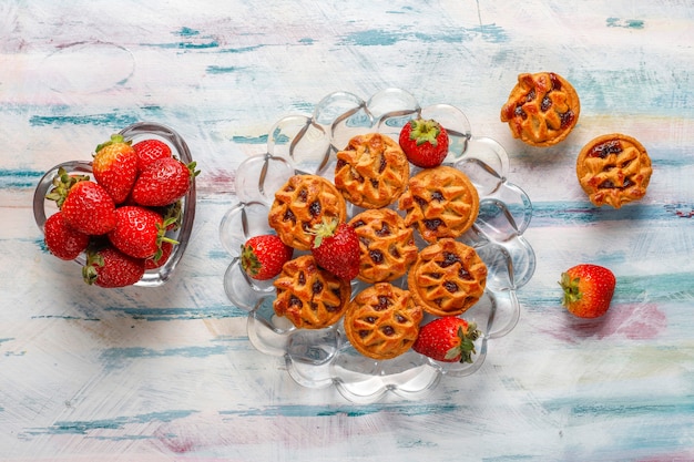 Délicieuses mini tartelettes aux fraises.