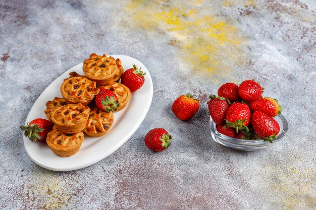 Délicieuses mini tartelettes aux fraises.