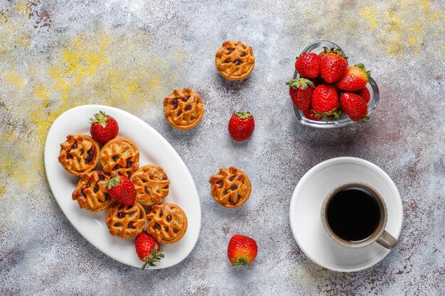 Délicieuses mini tartelettes aux fraises.