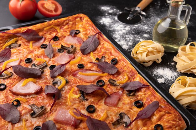 De délicieuses pizzas et pâtes à angle élevé