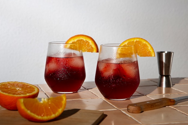 Délicieux assortiment de cocktails negroni