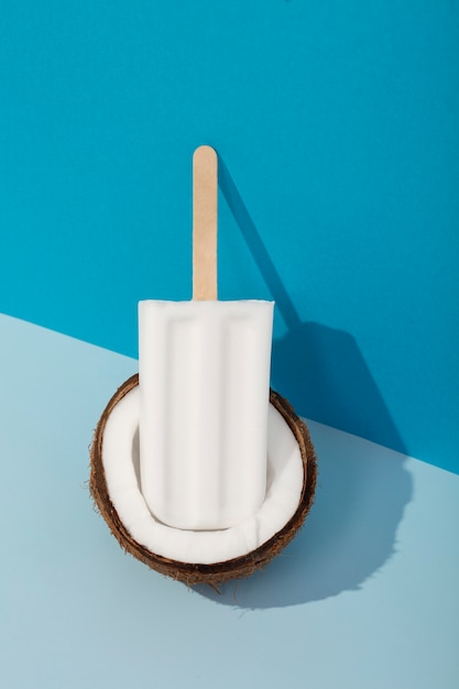 Délicieux bâtonnets de crème glacée à la noix de coco
