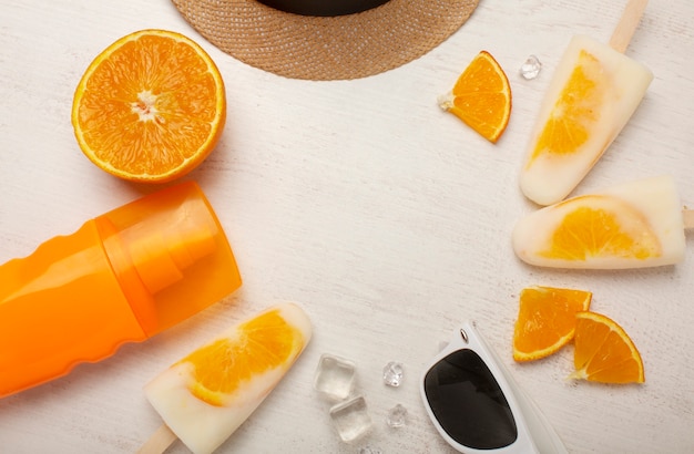 Photo gratuite délicieux bâtonnets de crème glacée à l'orange