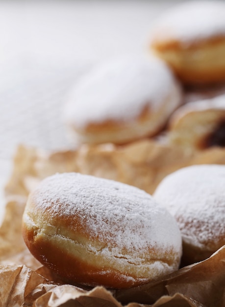 De délicieux beignets faits maison pour le dessert