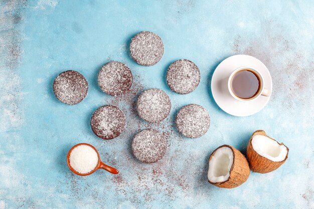 Délicieux biscuits au chocolat et à la noix de coco à la noix de coco