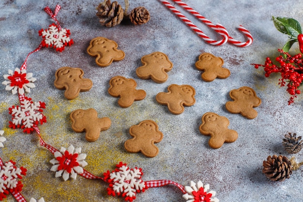 De délicieux biscuits au pain d'épice faits maison.