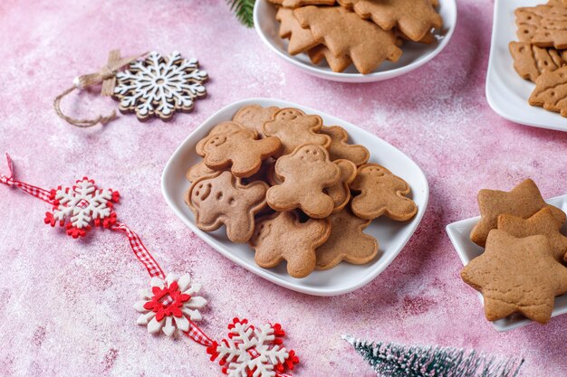 De délicieux biscuits au pain d'épice faits maison.