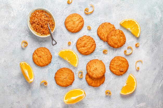 Délicieux biscuits au zeste d'orange faits maison.