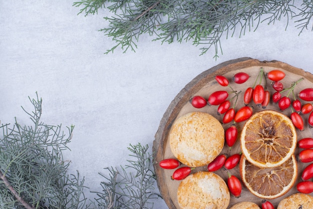 Délicieux Biscuits Aux Tranches D'orange Et à L'églantier.