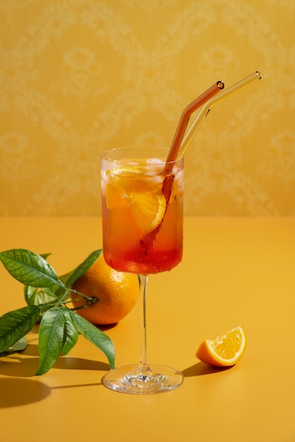 Photo gratuite un délicieux cocktail italien, une nature morte.