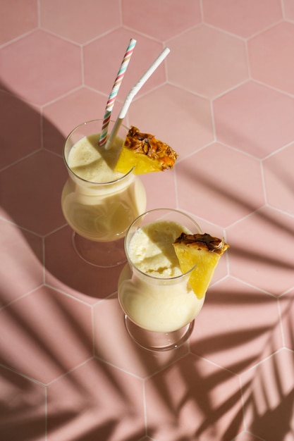 Photo gratuite délicieux cocktail pina colada