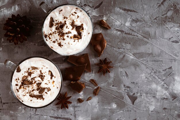 Délicieux concept de chocolat chaud avec espace copie