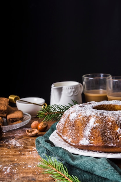 Photo gratuite délicieux gâteau fait maison avec espace copie