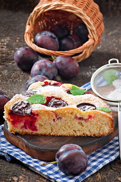 Délicieux gâteau maison aux prunes