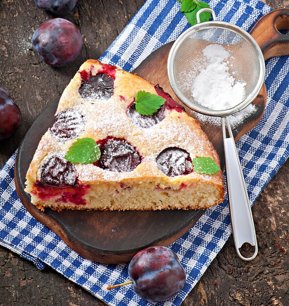 Délicieux gâteau maison aux prunes