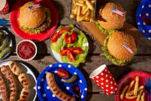Photo gratuite délicieux hamburgers pour la fête du travail aux états-unis