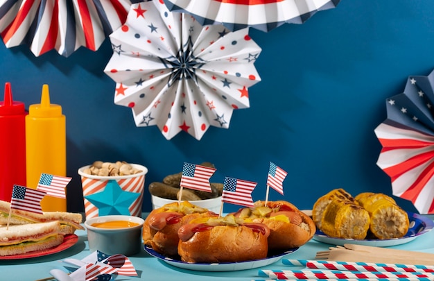 Photo gratuite de délicieux hot-dogs pour la fête du travail aux états-unis