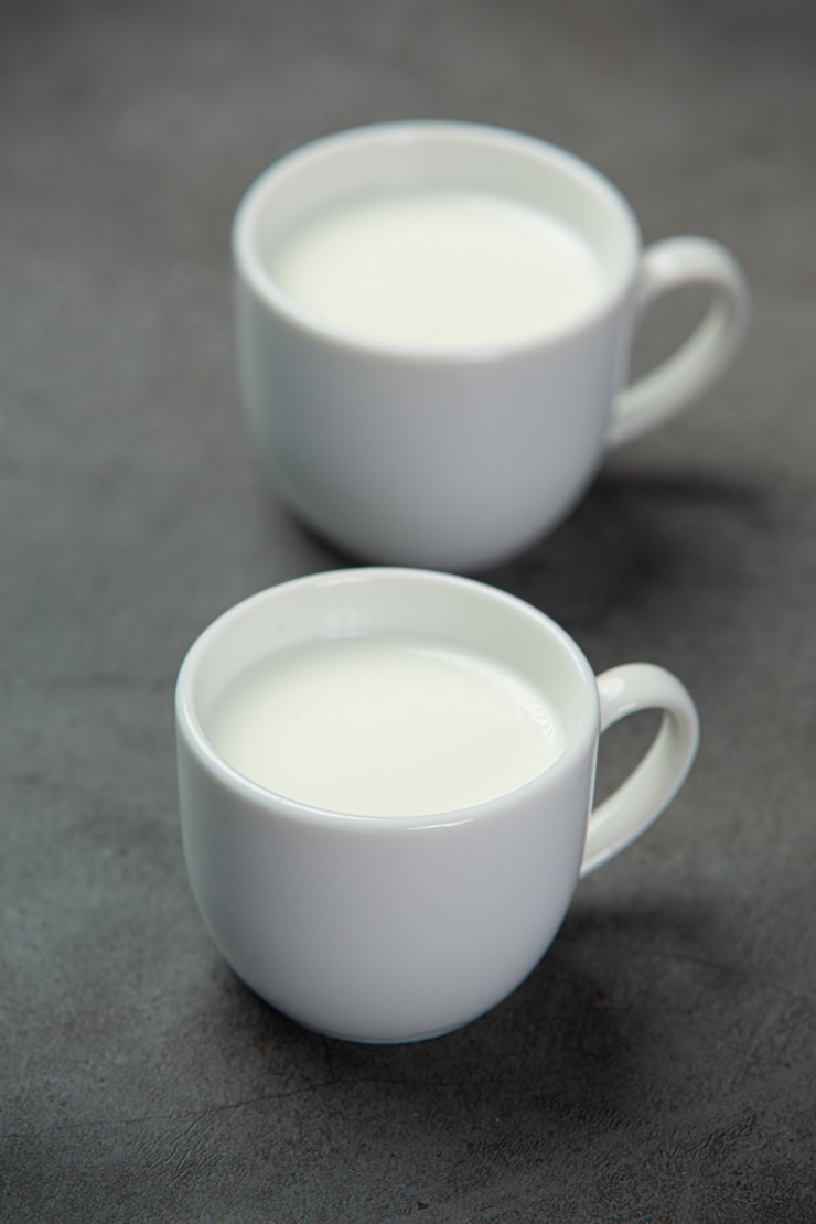 Photo gratuit délicieux lait frais dans un verre.