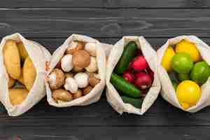 Photo gratuite de délicieux légumes dans des sacs