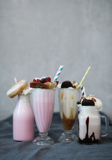 Photo gratuite délicieux milkshakes