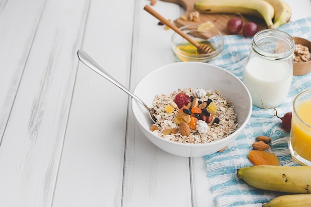 Photo gratuite délicieux plats pour le petit déjeuner