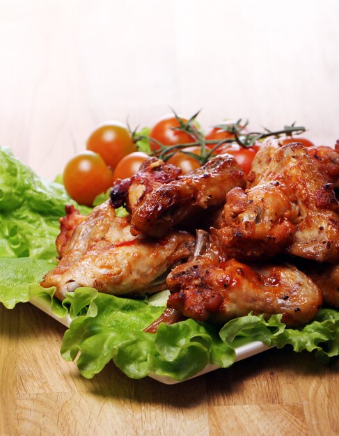 Délicieux poulet frit dans l'assiette