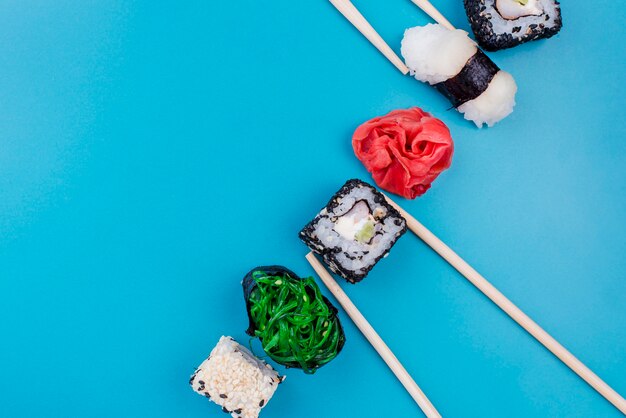 De délicieux rouleaux de sushi