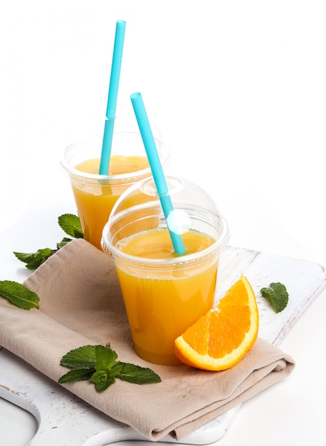 Délicieux verre de jus d'orange