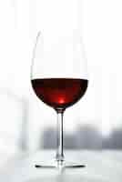 Photo gratuite délicieux verre de vin rouge