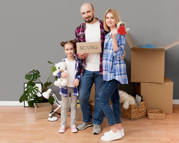 Déménagement d'une famille dans une nouvelle maison