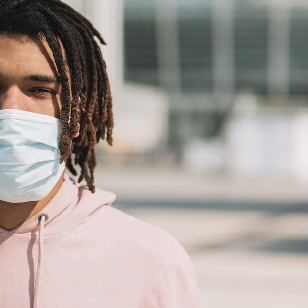 Photo gratuite demi visage d'un homme afro-américain