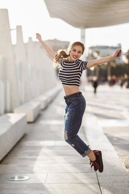 denim une jolie dame de la mode