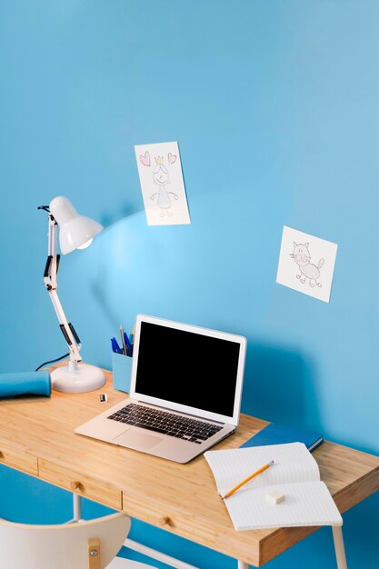 Design d'intérieur de bureau pour enfants