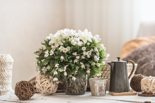 Détails intérieurs de nature morte dans le salon et la décoration