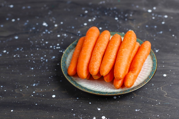 Différentes coupes de carottes dans des bols.