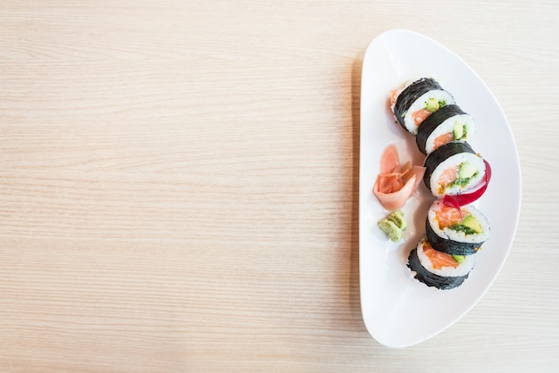 dîner de fond traditionnel japon sushi