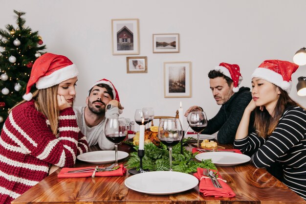 Dîner de Noël ennuyeux