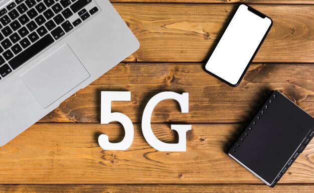 Disposition de la 5G et des gadgets sur le bureau