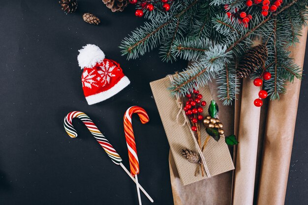 Disposition de fond de Noël sur fond noir